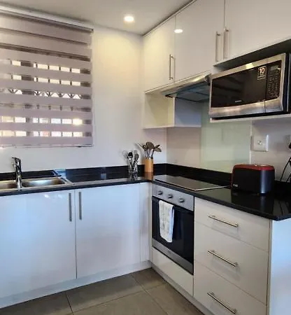 Accommodation Front - Charming 2 Sleeper In Point Waterfront Durban Exterior photo