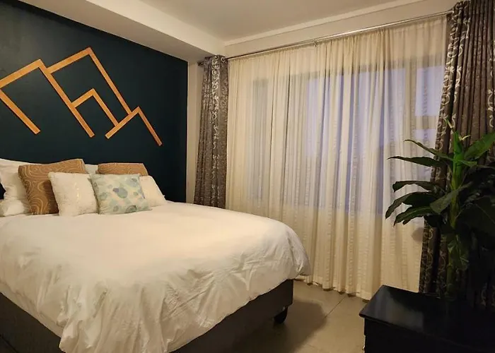 Accommodation Front - Charming 2 Sleeper In Point Waterfront