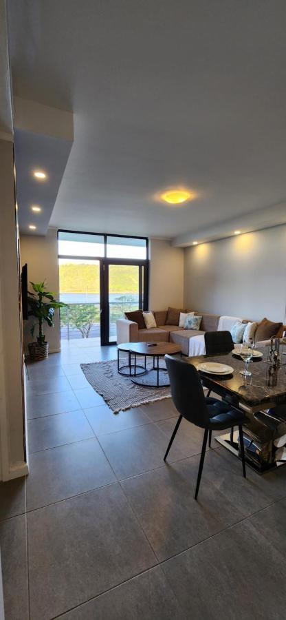 Front - Charming 2 Sleeper In Point Waterfront * Durban
