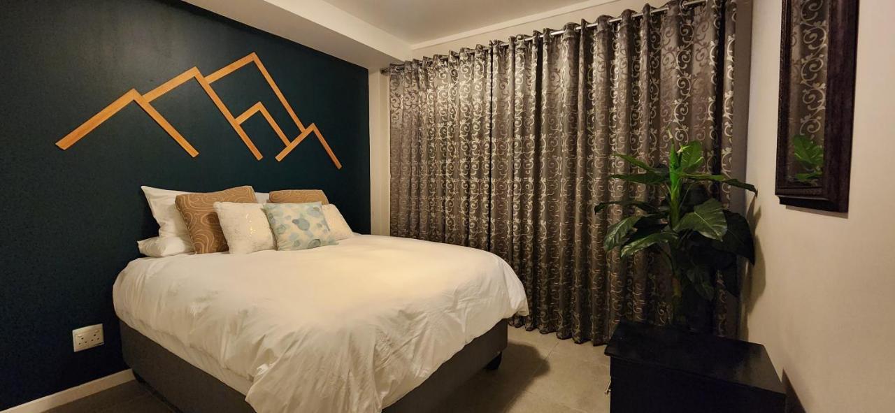 Front - Charming 2 Sleeper In Point Waterfront Durban