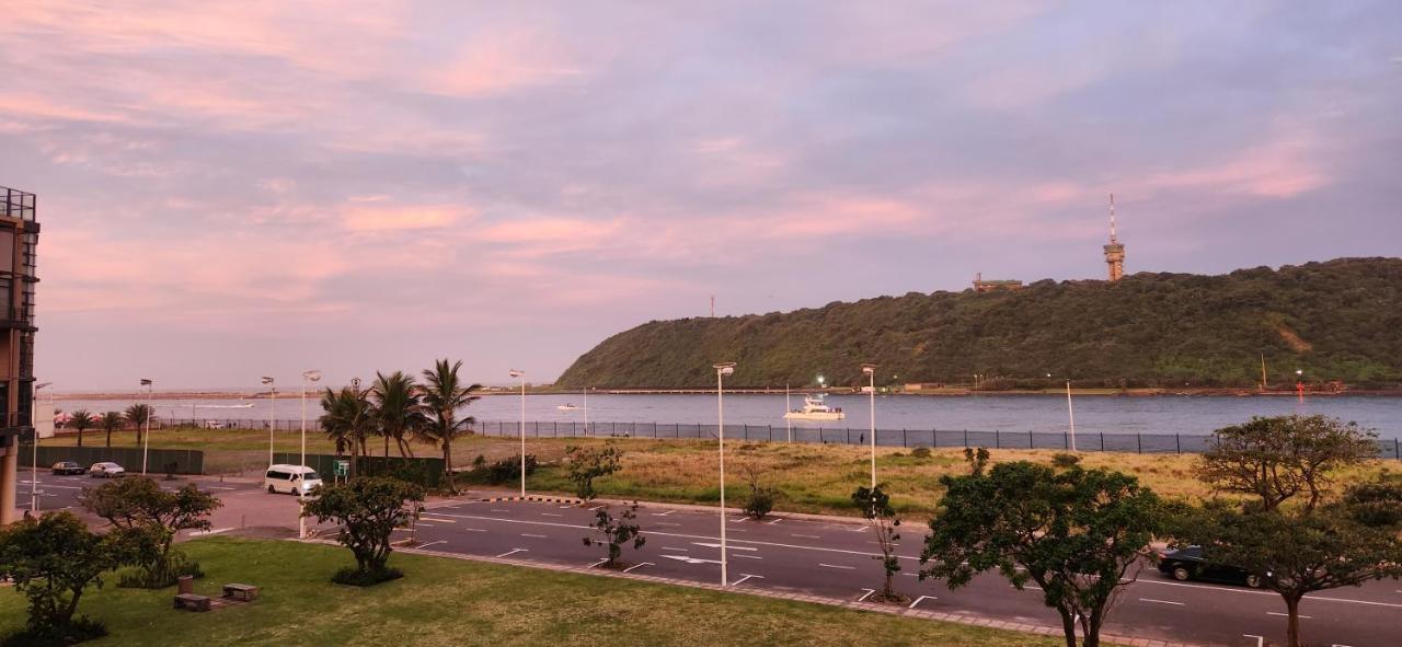 Apartment Front - Charming 2 Sleeper In Point Waterfront Durban