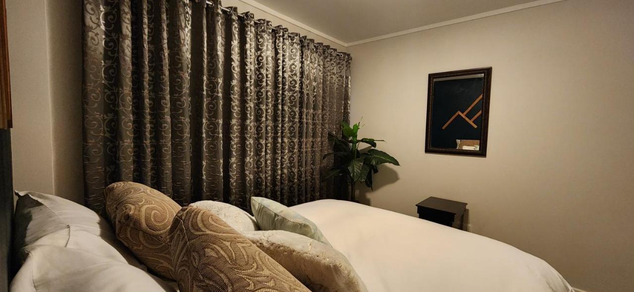 Apartment Front - Charming 2 Sleeper In Point Waterfront Durban
