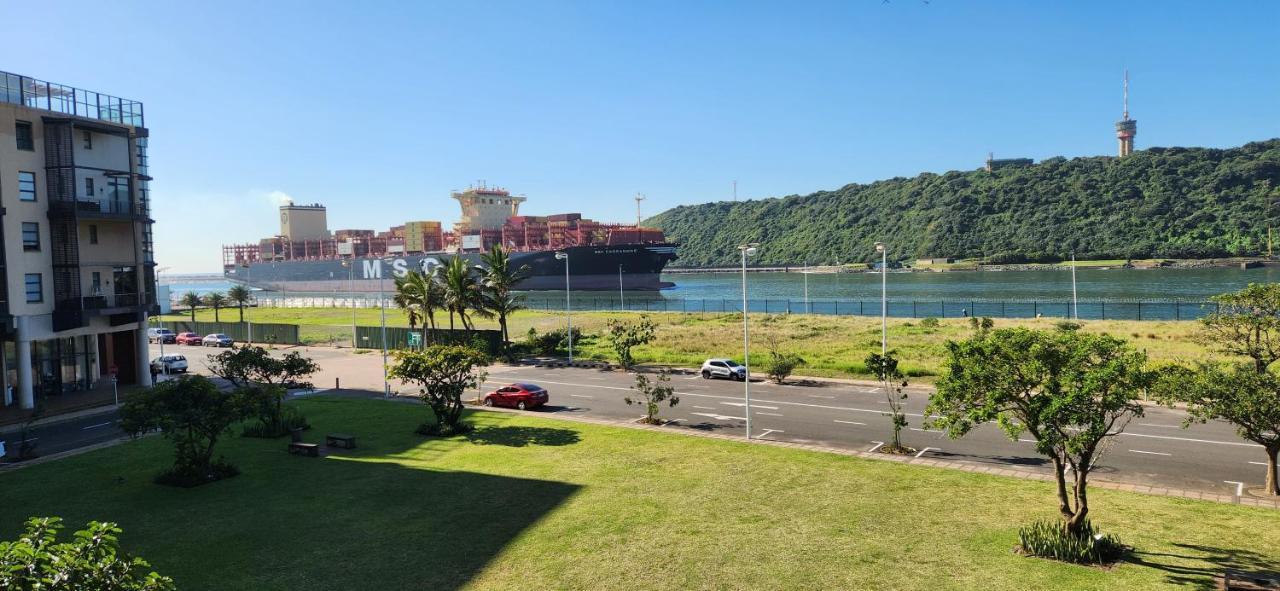 Front - Charming 2 Sleeper In Point Waterfront Apartment Durban